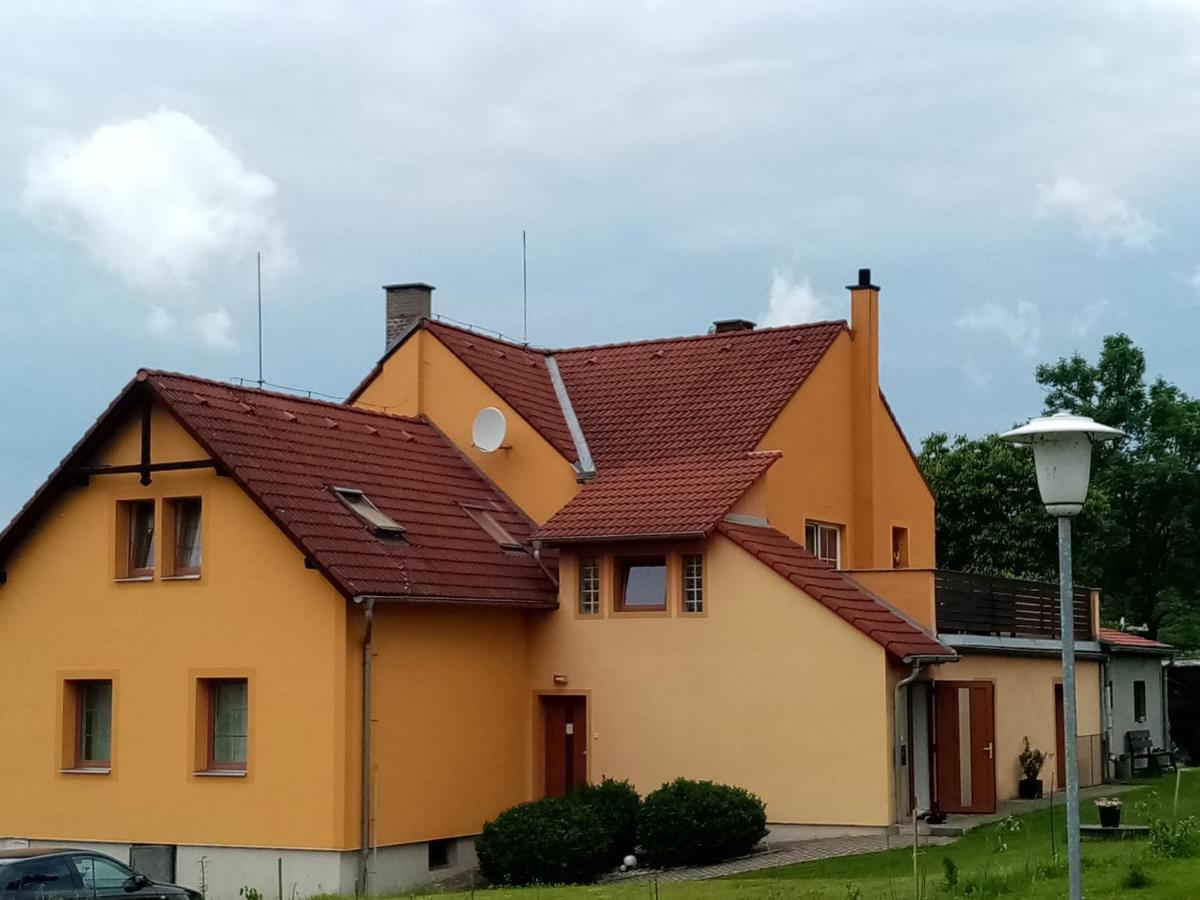 Mija Apartman S Vinnym Sklipkem, Zahradou A Grilem Kájov Exterior foto